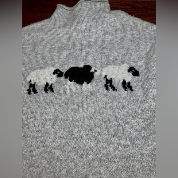 Gray Sheep Pattern Sweater - Picture 4 of 8